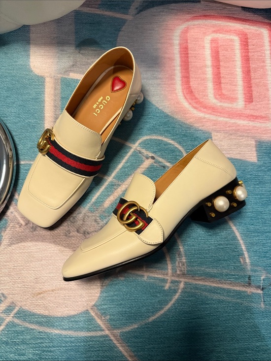 Gucci Shoes - NEW Gucci Peyton Heel Loafers in Cream